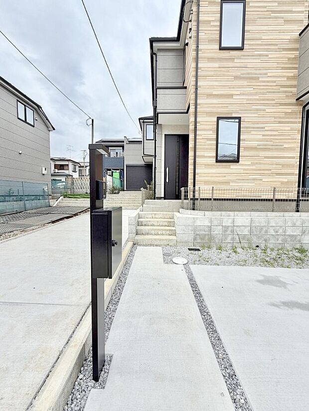 4号棟 ■ 心地よい暮らしへとつながる、温かい玄関