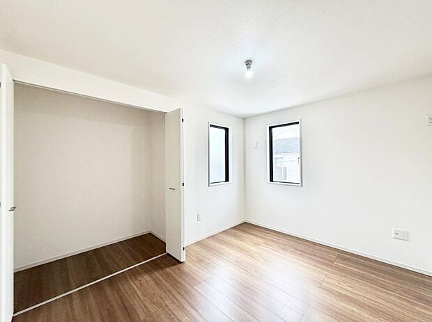 3号棟 ■落ち着いた色合いのお部屋で穏やかな時間を楽しめます