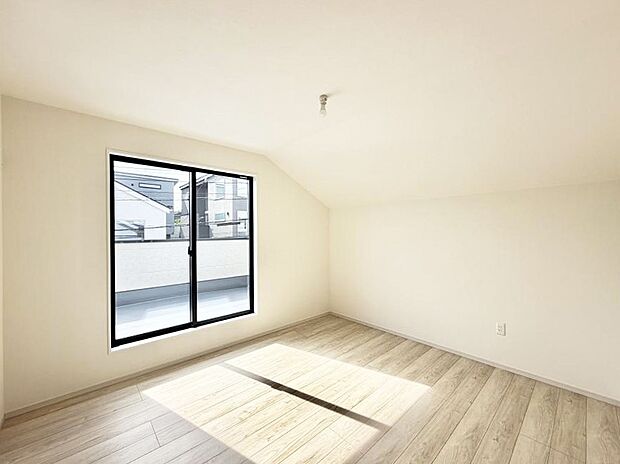 2号棟 ■落ち着いた色合いのお部屋で穏やかな時間を楽しめます