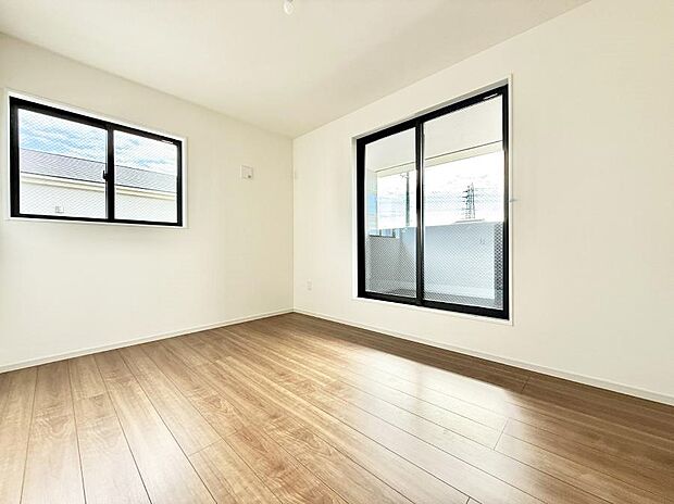 1号棟  ■落ち着いた色合いのお部屋で穏やかな時間を楽しめます