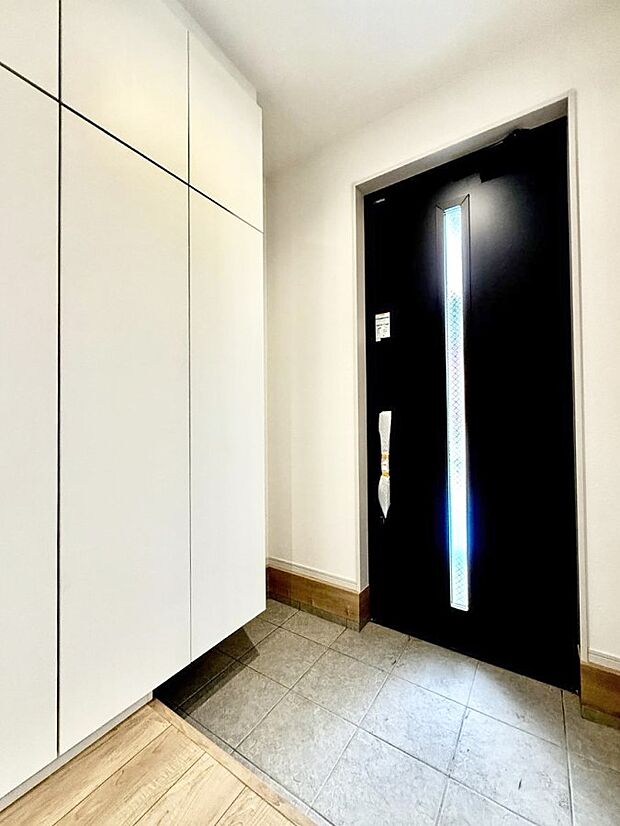2号棟  ■ シンプルで美しく、快適な暮らしの入り口