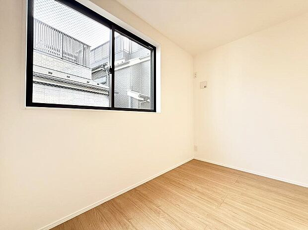 1号棟  ■落ち着いた色合いのお部屋で穏やかな時間を楽しめます