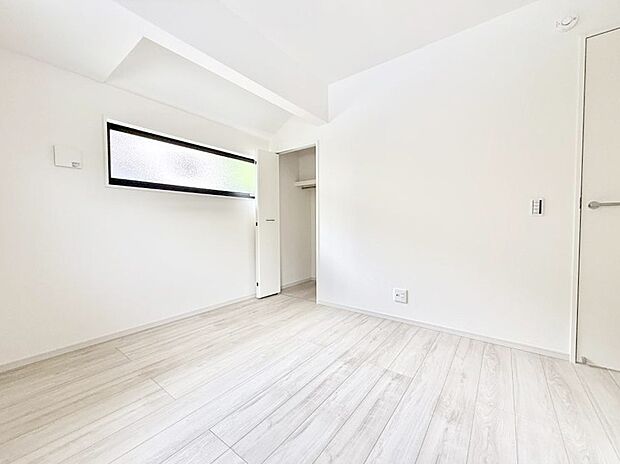 2号棟 ■落ち着いた色合いのお部屋で穏やかな時間を楽しめます