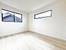 室内：2号棟  ■落ち着いた色合いのお部屋で穏やかな時間を楽しめます