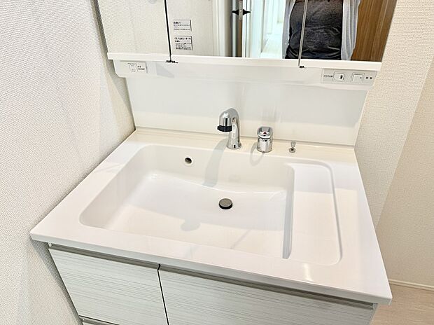 ■手洗いや顔を洗う時も快適に使える便利なシャワー