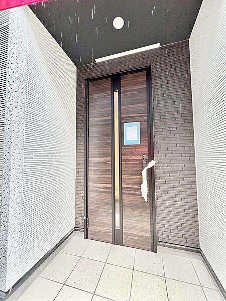 2号棟  ■ シンプルで美しく、住まいの第一印象を彩る玄関です