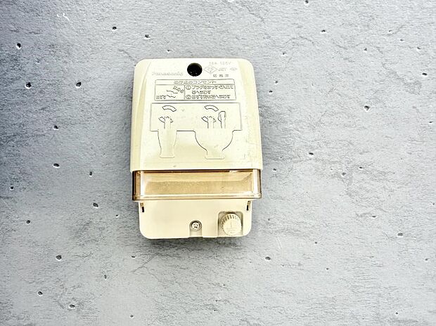 ■屋外に電源コンセントがあれば、高圧洗浄機で窓や外壁を掃除するなど便利です。