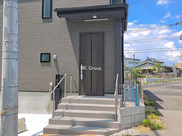 1号棟  ■ シンプルで美しく、住まいの第一印象を彩る玄関です