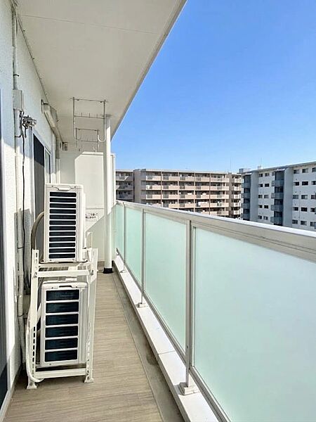 ■ 心地よい風と光を感じる、くつろぎのバルコニー