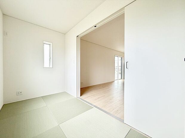 1号棟 ■落ち着いた色合いのお部屋で穏やかな時間を楽しめます