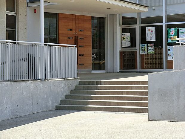幼稚園・保育園 650m 伊勢原ひかり幼稚園