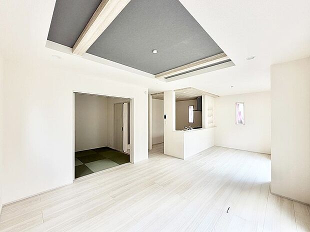 2号棟 ■温かみのある照明が心地よい、くつろぎのリビング