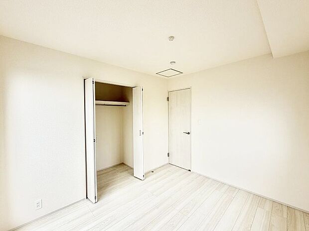 2号棟 ■落ち着いた色合いのお部屋で穏やかな時間を楽しめます