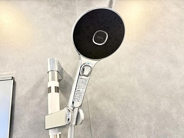 ■手元で簡単に止水できるため、水の無駄遣いを減らすことができます。