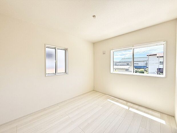 1号棟 ■落ち着いた色合いのお部屋で穏やかな時間を楽しめます