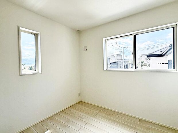 3号棟 ■落ち着いた色合いのお部屋で穏やかな時間を楽しめます