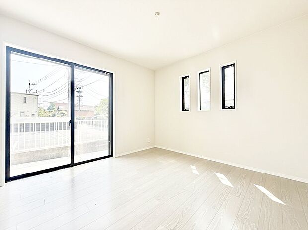 1号棟 ■落ち着いた色合いのお部屋で穏やかな時間を楽しめます