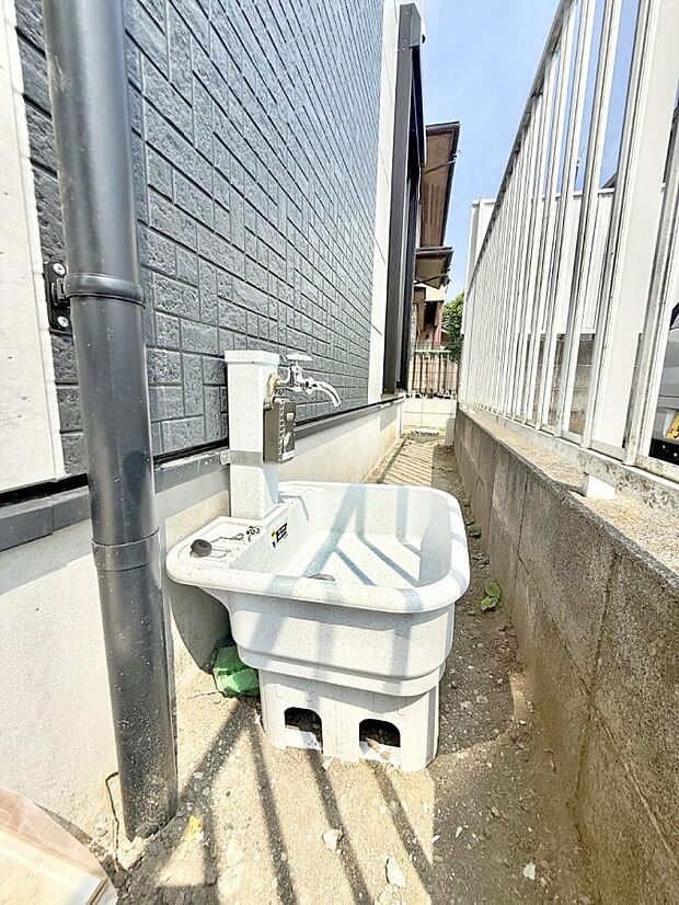 1号棟 ■ガーデニングや洗車などの際に大活躍な屋外立水栓