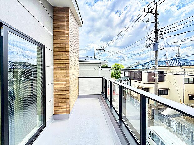 2号棟 ■ 季節の移ろいを感じられる開放的な空間です