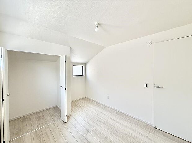 3号棟 ■落ち着いた色合いのお部屋で穏やかな時間を楽しめます