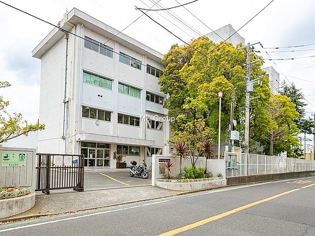 中学校 1070m 藤沢市立明治中学校