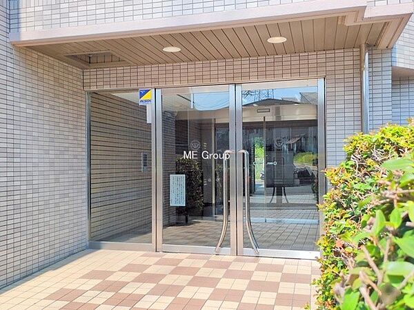 ■清潔感のあるエントランスは快適な毎日の始まりを演出します