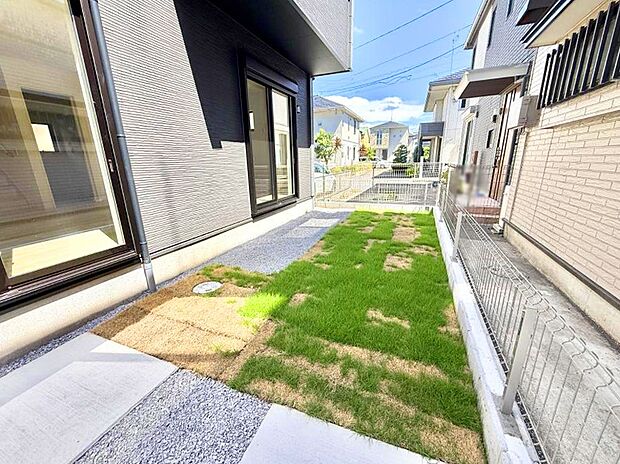 1号棟 ■ガーデニングも楽しめる庭付き邸宅