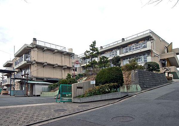 中学校 1680m 横浜市立岡津中学校