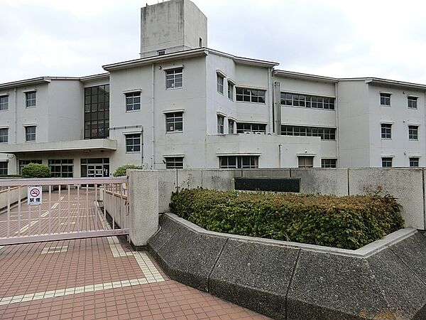 小学校 160m 厚木市立森の里小学校