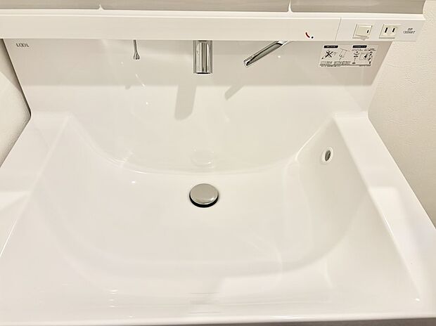 ■手洗いや顔を洗う時も快適に使える便利なシャワー