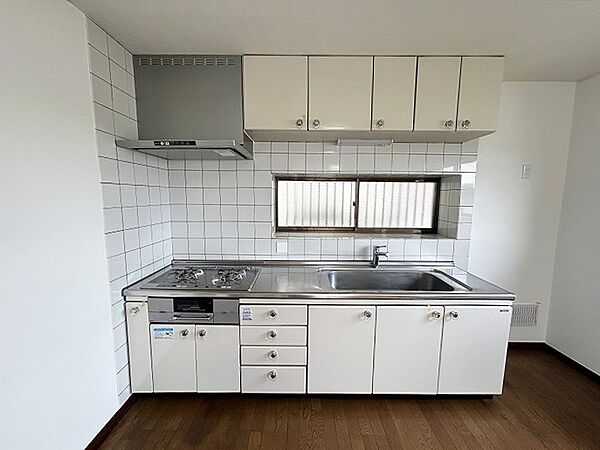 ■シンプルで機能的、毎日使いやすいキッチン