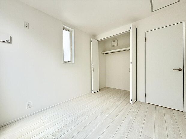 1号棟 ■落ち着いた色合いのお部屋で穏やかな時間を楽しめます