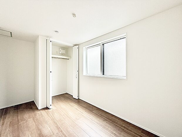 1号棟 ■落ち着いた色合いのお部屋で穏やかな時間を楽しめます