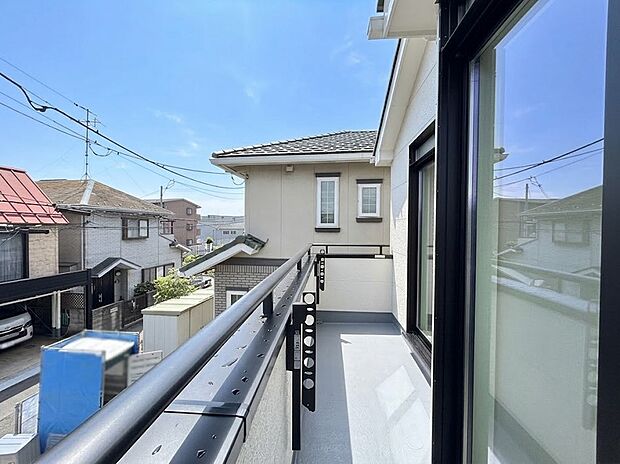 D号棟 ■ 季節の移ろいを感じられる開放的な空間です