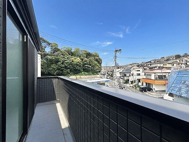 A号棟  ■ 季節の移ろいを感じられる開放的な空間です