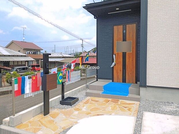 3号棟 ■ シンプルで美しく、住まいの第一印象を彩る玄関です