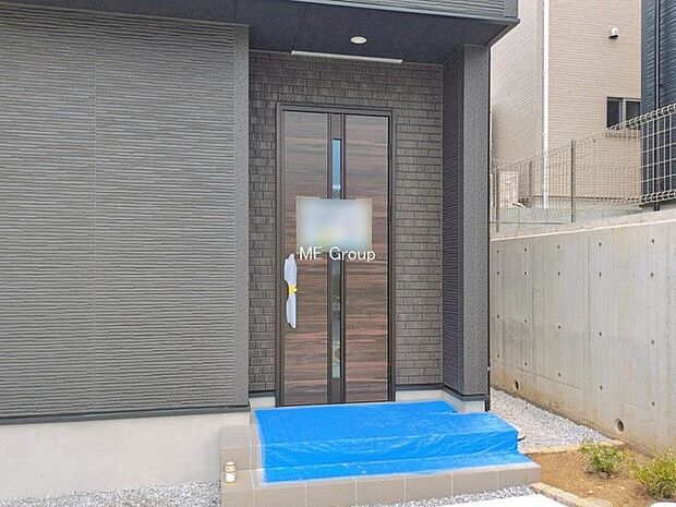 2号棟 ■ シンプルで美しく、住まいの第一印象を彩る玄関です