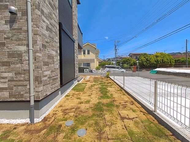 2号棟 ■季節の移ろいを感じられる、落ち着いた雰囲気の屋外空間