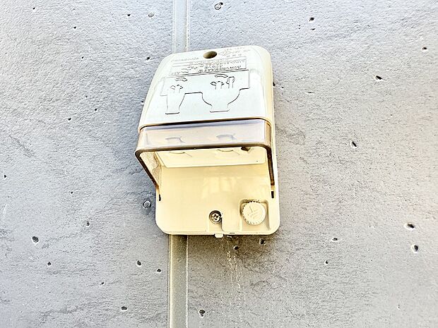 ■屋外に電源コンセントがあれば、高圧洗浄機で窓や外壁を掃除するなど便利です。