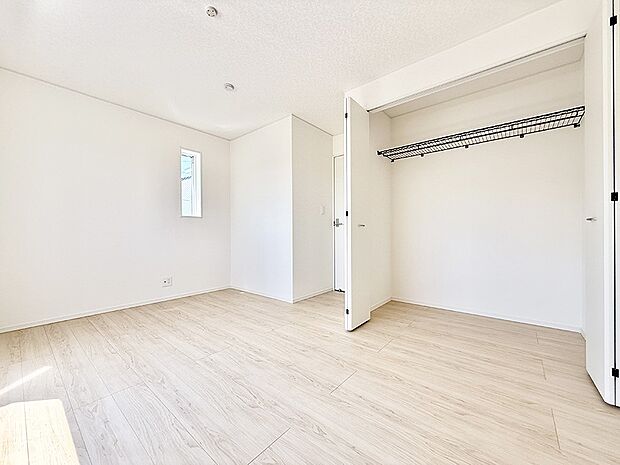 1号棟 ■落ち着いた色合いのお部屋で穏やかな時間を楽しめます
