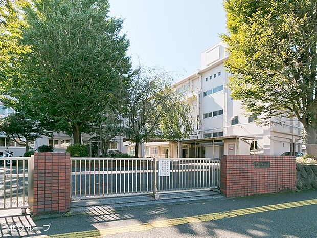中学校 1683m 横浜市立瀬谷中学校