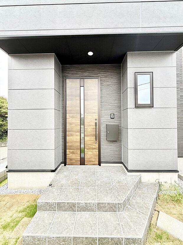 1号棟 ■ 家族とゲストをやさしく迎える、心温まる玄関