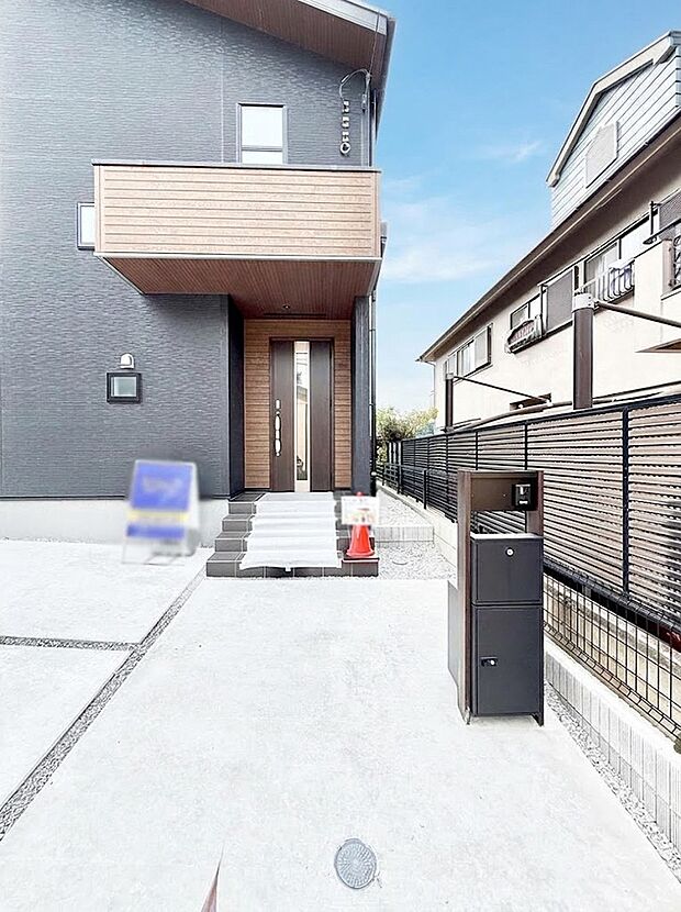 1号棟  ■ 家族とゲストをやさしく迎える、心温まる玄関