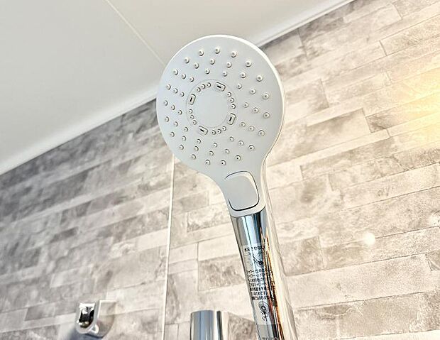■手元で簡単に止水できるため、水の無駄遣いを減らすことができます。