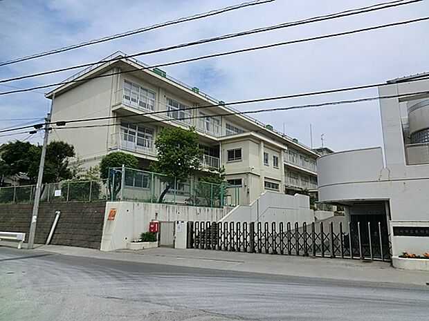 川崎市立東柿生小学校　454ｍ