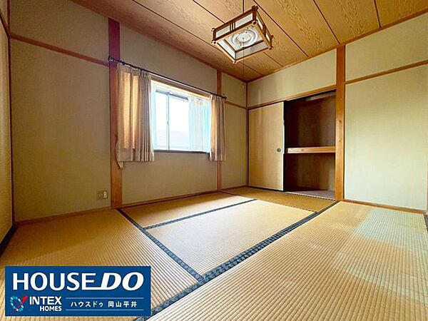 大容量の押し入れも付いているので、お布団や季節の荷物もすっきり収納でき、客間としても重宝しますね！