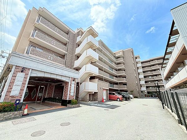 平成18年1月建築♪近鉄伊勢田駅・JR小倉駅が利用可能な便利な立地♪