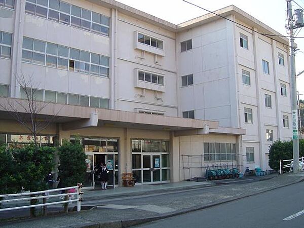 伊東市立宇佐美中学校（1238m）