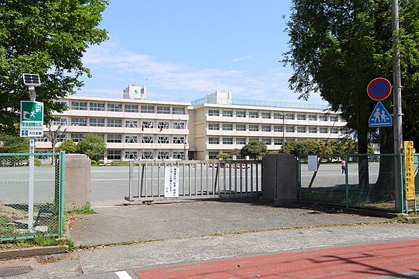 富士市立吉原小学校（1752m）