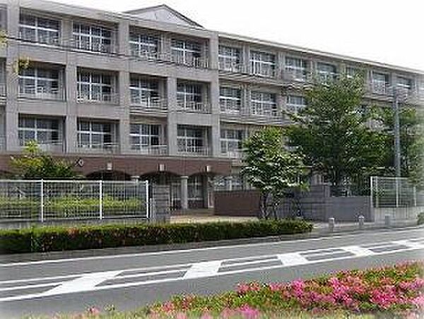 富士市立富士中学校（365m）